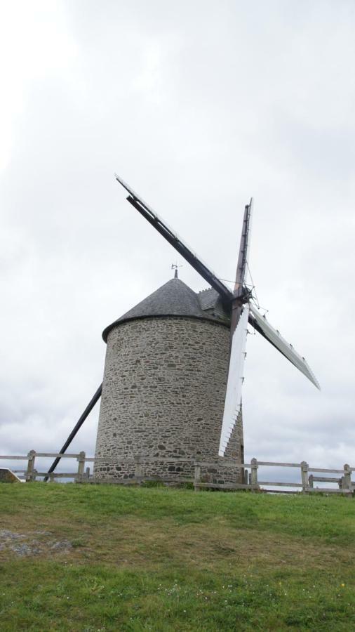Les Colombes De La Baie Du Mont Saint-Michel Bed & Breakfast Aucey-la-Plaine Екстериор снимка