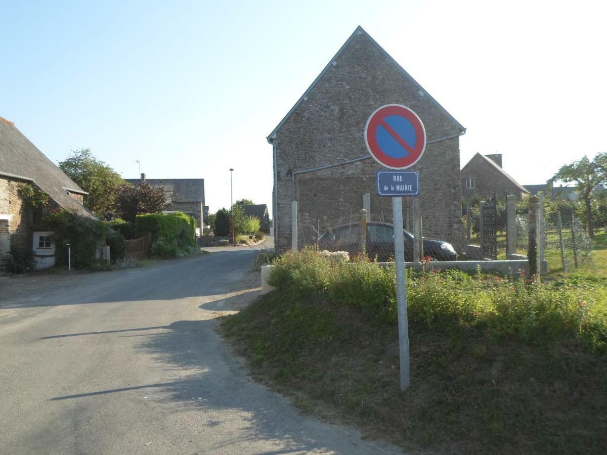 Les Colombes De La Baie Du Mont Saint-Michel Bed & Breakfast Aucey-la-Plaine Екстериор снимка